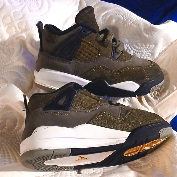 Green and Black Athletic Shoes - Picture 1 of 11